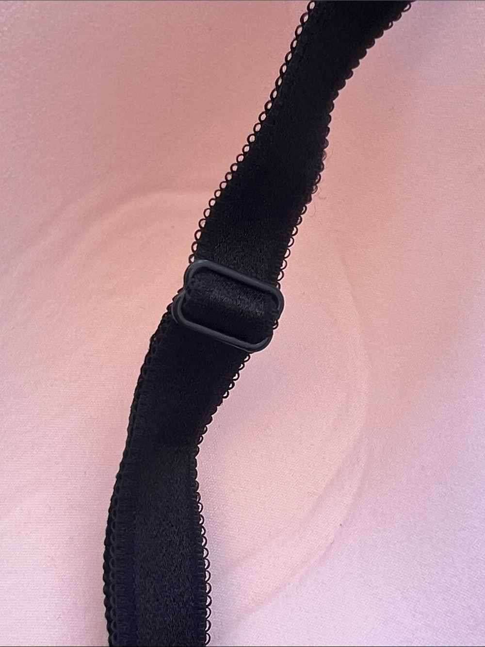 Victoria’s Secret Underwire Bras 38D - Picture 3 of 13